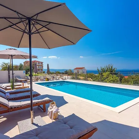 Villa Diva With 7 Bedrooms, Heated Pool, Sauna And Fun Zone, Sea Views *