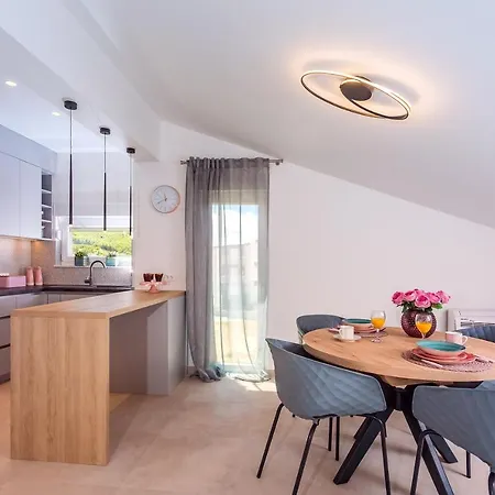 Villa Diva With 7 Bedrooms, Heated Pool, Sauna And Fun Zone, Sea Views *