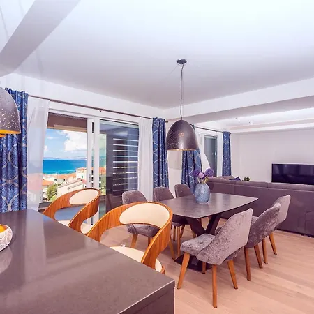Diva With 7 Bedrooms, Heated Pool, Sauna And Fun Zone, Sea Views *