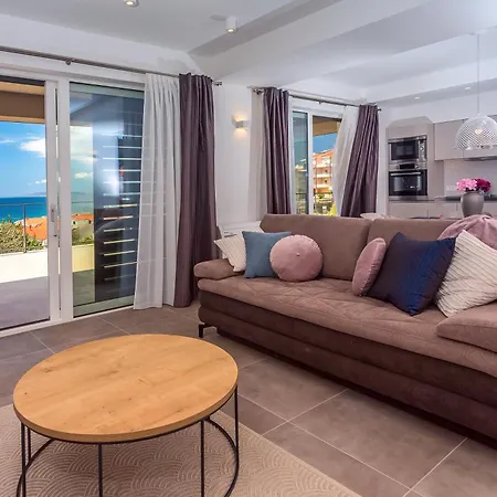 Villa Diva With 7 Bedrooms, Heated Pool, Sauna And Fun Zone, Sea Views *