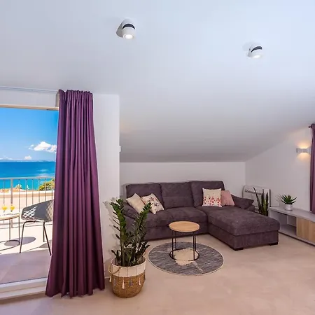 Diva With 7 Bedrooms, Heated Pool, Sauna And Fun Zone, Sea Views Villa Podstrana