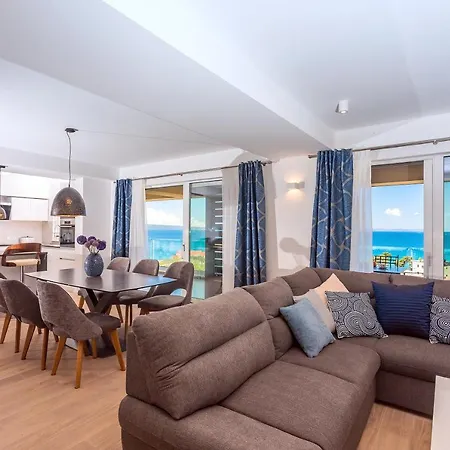 Diva With 7 Bedrooms, Heated Pool, Sauna And Fun Zone, Sea Views Villa