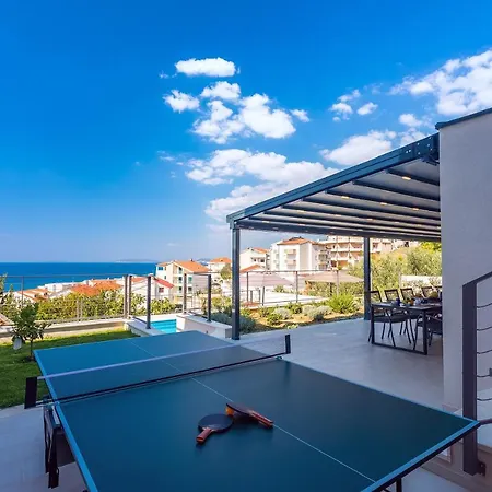 Diva With 7 Bedrooms, Heated Pool, Sauna And Fun Zone, Sea Views Villa Podstrana