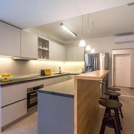 Diva With 7 Bedrooms, Heated Pool, Sauna And Fun Zone, Sea Views