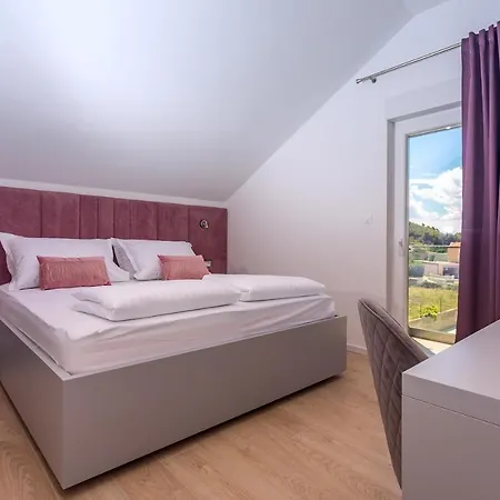 Diva With 7 Bedrooms, Heated Pool, Sauna And Fun Zone, Sea Views