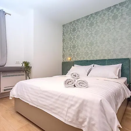Diva With 7 Bedrooms, Heated Pool, Sauna And Fun Zone, Sea Views *