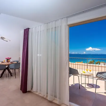 Diva With 7 Bedrooms, Heated Pool, Sauna And Fun Zone, Sea Views * Podstrana